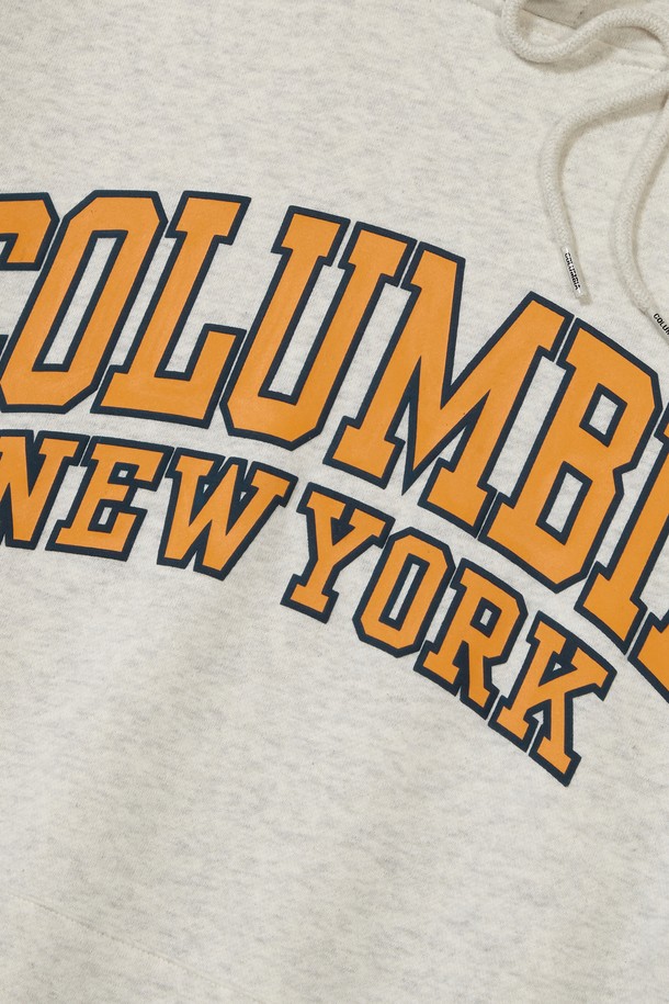 90'S ARCH 플리스 후디_오트밀은 부드러운 촉감과 우수한 보온성을 자랑하는 후드티입니다. 오트밀과 라이트밀란지 두 가지 컬러로 선보이며, 캐주얼 및 스포티한 스타일을 연출하기 좋습니다. 전면에 90'S ARCH 로고 프린팅이 돋보이며, COLUMBIA 사이드 라벨로 포인트를 더했습니다. 세미오버핏으로 편안하게 착용 가능하며, 가을, 겨울철 데일리룩, 집콕룩, 산책룩에 활용하기 좋습니다. 두꺼운 두께감과 플리스 안감으로 따뜻함을 더했습니다.
