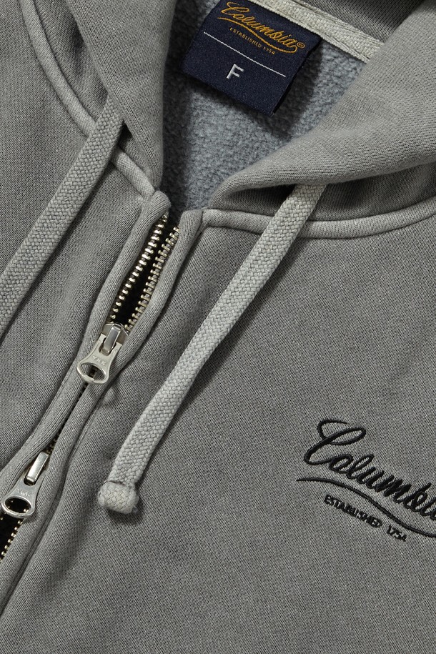 NY 스트리트 다잉 플리스 여성 후디_그레이는 스트릿, 캐주얼, 미니멀 스타일을 즐기는 여성들을 위한 오버핏 후드집업입니다. 차콜 그레이 컬러의 피그먼트 다잉 처리로 빈티지한 무드를 더했으며, 부드러운 촉감의 플리스 소재와 두꺼운 두께로 가을, 겨울철 따뜻하게 착용할 수 있습니다. YKK 2-WAY ZIPPER를 사용하여 실용성을 높였으며, 크롭 기장과 긴 소매 디자인이 특징입니다. 일상, 집콕, 산책 등 다양한 TPO에 맞춰 활용할 수 있는 데일리 아이템입니다.
