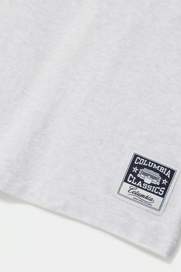 STREET ARCH LOGO S/S 티셔츠 라이트멜란지는 23S/S 컬렉션으로 출시된 공용 반팔 티셔츠입니다. 라이트멜란지, 블랙, 화이트 블루, 다크 네이비 4가지 색상으로 만나볼 수 있으며, 일상과 여행에 모두 적합한 디자인입니다. 오버핏으로 편안한 착용감을 제공하며, 스트릿 및 캐주얼 스타일을 연출하기 좋습니다. 면 소재로 제작되어 부드러운 촉감을 자랑하며, 아치 로고 아플리케와 콜롬비아 클래식 라벨이 특징입니다. 라운드넥에 반소매 기장으로, 봄, 여름 시즌에 활용하기 좋은 아이템입니다.
