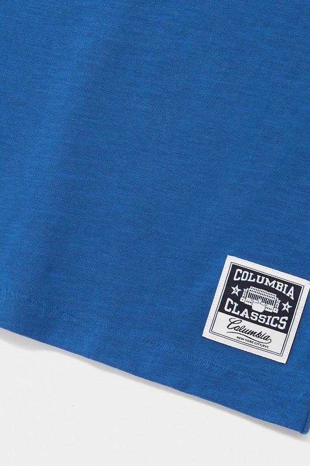 STREET ARCH LOGO S/S 티셔츠 블루는 캐주얼 및 스트릿 스타일을 선호하는 분들을 위한 반팔 티셔츠입니다. 봄, 여름 시즌에 적합하며, 오버핏으로 편안한 착용감을 제공합니다. 라운드넥 디자인에 부드러운 촉감의 슬럽 코튼 소재로 제작되었습니다. 티셔츠 앞면에는 Columbia Street 아치 로고 아플리케가, 하단 왼쪽에는 Columbia Classic 라벨이 포인트로 들어가 있습니다. 동네 마실룩, 여행룩 등 다양한 TPO에 활용하기 좋은 아이템입니다.
