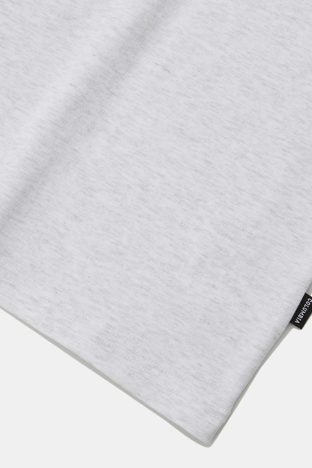 CU 아치 로고 S/S 티셔츠 라이트 멜란지 (CU ARCH LOGO S/S T-SHIRTS LIGHT MELANGE)는 컬럼비아 대학교 브랜딩과 COLUMBIA EST. 1754 텍스트가 돋보이는 반소매 티셔츠입니다. 봄, 여름 시즌에 어울리는 캐주얼, 베이직 스타일의 공용 의류로, 동네 마실룩, 여행룩에 적합합니다. 면 소재의 라운드넥 디자인으로, 세미 오버핏의 자유로운 실루엣을 연출하며, 블랙, 화이트 라이트 멜란지, 오트밀, 크라운 네이비 4가지 색상으로 출시되었습니다. 22/23 Spring/Summer 컬렉션 제품으로, 일상에서 편안하게 착용하기 좋습니다.
