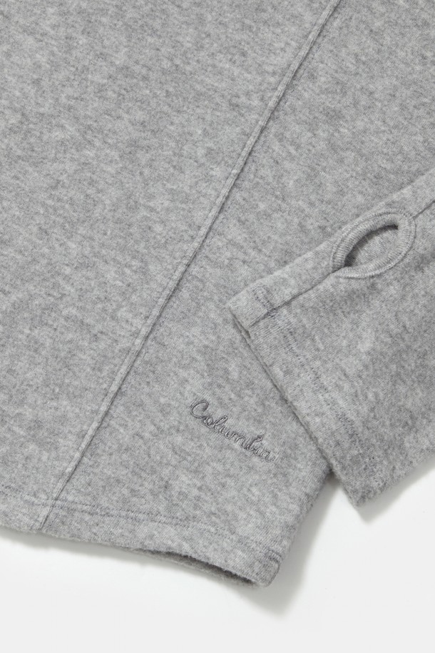 TINY SCRIPT 슬림 크롭 여성 후디_라이트 그레이는 캐주얼, 스포티, 미니멀 스타일을 추구하는 여성들을 위한 후드티입니다. 봄, 가을에 어울리는 이 후디는 일상복으로 활용하기 좋으며, 동네 마실룩, 피트니스룩, 봄 소풍룩 등 다양한 TPO에 매치할 수 있습니다. 라이트 그레이와 오트밀 두 가지 색상으로 출시되었으며, 폴리에스테르, 레이온, 스판덱스 혼방 소재로 제작되어 편안한 착용감을 선사합니다. 슬림핏 크롭 기장으로 트렌디함을 더했으며, 핑거홀 디테일과 커브드 절개, TINY SCRIPT 로고 자수 포인트로 디자인의 완성도를 높였습니다.
