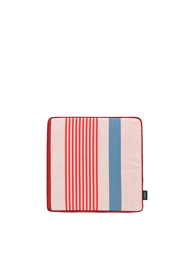 [오리고] 오가닉면 사각 방석 샌디글로우 2종은 GOTS 인증 오가닉 코튼을 사용하여 부드러운 촉감을 선사하며, 수작업으로 제작되어 자연스러운 멋을 더합니다. 레드, 화이트, 블루, 퍼플 등 다양한 색상의 스트라이프 패턴으로 내추럴하면서도 모던한 분위기를 연출하며, 친환경 소재와 자연 염색, 포름알데히드/중금속/농약/아조염료 무첨가로 안심하고 사용할 수 있습니다. 세탁 가능하여 위생적으로 관리할 수 있으며, 인테리어 및 좌석용으로 활용하기 좋습니다.
