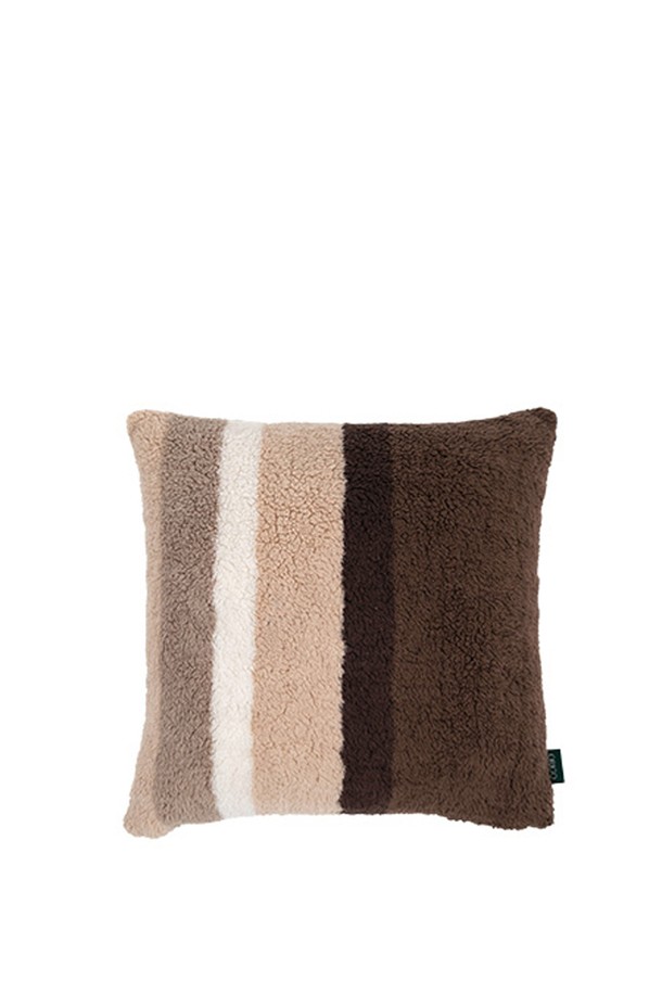 [오리고] 플리스 쿠션커버 50x50는 부드러운 폴리에스테르 소재로 제작되어 포근한 촉감을 선사합니다. 'Caldera Lake', 'Sandy Glow', 'Grey Leopard', 'Sepia Legacy', 'Sand Moss', 'Polar Bear', 'Dreamy Day' 등 7가지 다채로운 색상으로 출시되어, 어떤 인테리어에도 잘 어울립니다. 가벼운 두께감과 더불어 보온 기능을 갖춰 사계절 내내 사용 가능하며, 양면의 다른 텍스처로 다채로운 분위기를 연출할 수 있습니다. 정전기 방지, 필링 최소화, 색빠짐 최소화 기능으로 실용성을 높였으며, 50x50 사이즈로 이동이 편리합니다.
