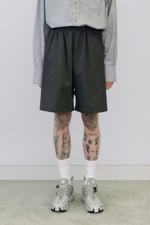 Uniform chino shorts (dark gray)