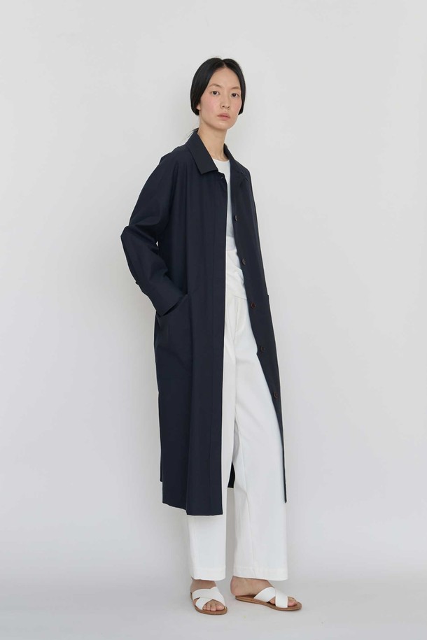 manuelle et guillaume - 코트 - Back shirring light coat navy