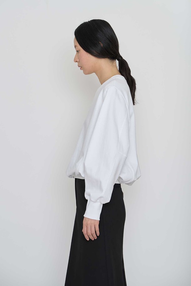 manuelle et guillaume - 스웻셔츠 - Volume cut sweat top off white