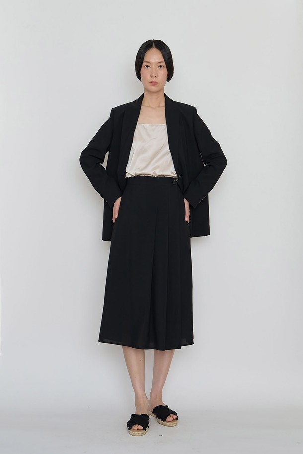 manuelle et guillaume - 미디스커트 - New summer crepe lap skirt black