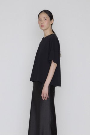 [재입고] Embroidery line cotton top black