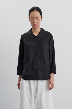 Flat round collar shirt black