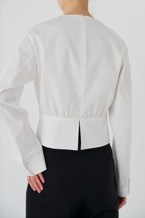 Minimal back slit cotton blouse