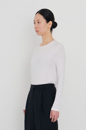 Soft clean slim top off white