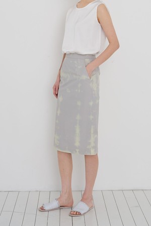 Soft dye minimal skirt