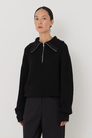 Sculpted zip collar knit black