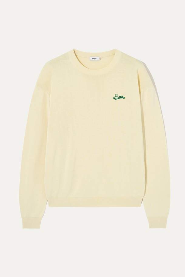 부드러운 촉감의 레이온, 폴리에스테르 혼방 소재로 제작된 스마일 프린트 크루넥 니트입니다. 전면에 스마일 로고 자수 디테일이 돋보이며, 자연스러운 드레이프성과 우수한 활동성을 제공합니다. 라이트 옐로우, 라일락 퍼플, 스카이 블루 세 가지 색상으로 봄, 가을철 일상복으로 활용하기 좋은 긴소매의 공용 레귤러핏 니트입니다.
