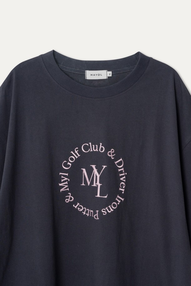 MYL 반소매 크루넥 티셔츠는 면 소재로 제작되어 편안한 착용감을 제공하며, 봄, 여름 시즌에 적합합니다. 베이직한 디자인에 배색 컬러 스티치와 자수 디테일로 포인트를 더했으며, 페이드 블랙, 빈티지 화이트, 터키 블루 세 가지 색상으로 만나볼 수 있습니다. 일상복으로 활용하기 좋은 이 티셔츠는 탄탄하고 고밀도 있는 소재감과 신축성 있는 촉감이 특징입니다.
