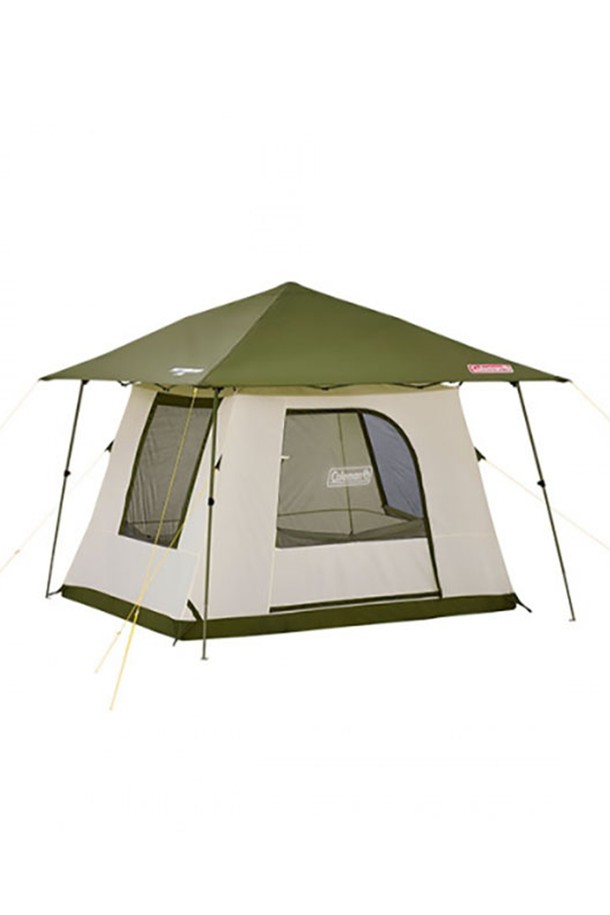 **콜맨 파티 캐빈 3025 2000036439**는 캠핑에 적합한 사계절용 텐트입니다. 그린과 베이지 색상으로 제공되며, 폴리에스테르 소재를 사용하여 제작되었습니다. 듀얼 사용이 가능하며, 3개의 메쉬 윈도우, 메쉬 도어, 천장 환기구, 환기 시스템을 갖춰 통기성을 확보했습니다. 수직 실내 공간, 케이블 관리 시스템, 메쉬 포켓, 랜턴 걸이, 스톰가드 등의 다양한 기능을 통해 편의성을 높였습니다. UV 차단 기능과 무지 패턴 디자인이 특징입니다.

