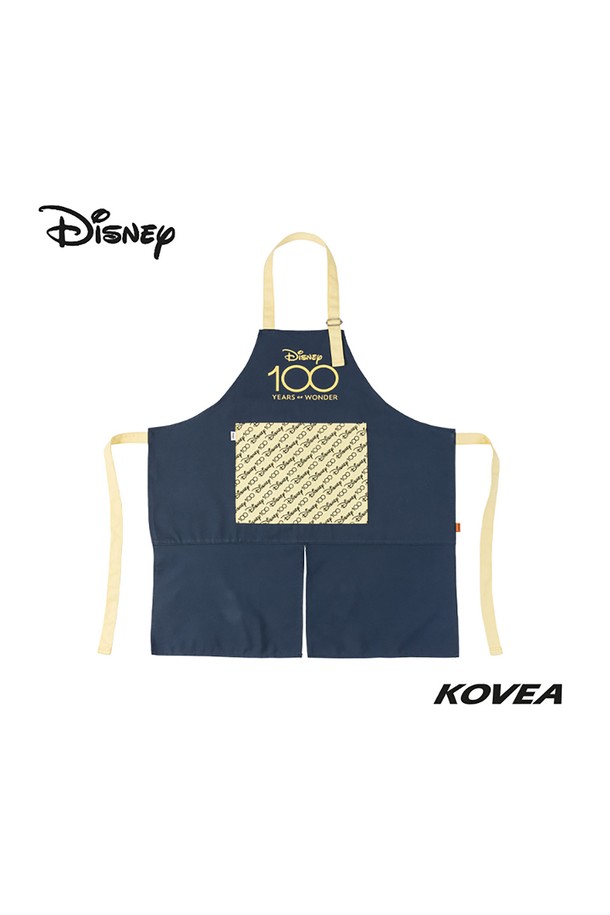 코베아 앞치마 디즈니 100주년 에디션은 캠핑 및 요리 활동에 적합한 공용 앞치마입니다. 네이비와 아이보리 두 가지 색상으로 출시되었으며 면 소재로 제작되어 편안한 착용감을 제공합니다. 디즈니 캐릭터/로고 패턴과 포켓 디자인이 특징이며, 길이 조절과 수납 기능으로 실용성을 더했습니다.
