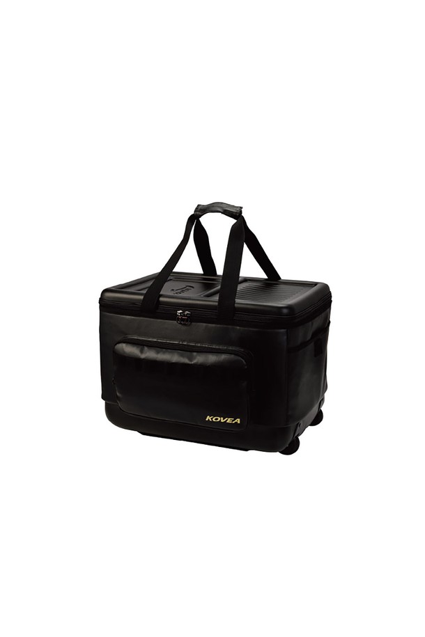 코베아 탱크 소프트쿨러3 45L 블랙 캠핑 아이스박스는 캠핑 및 아웃도어 활동에 적합한 대용량 아이스박스입니다. 45L의 넉넉한 수납공간과 이동성을 위한 바퀴, 그리고 손잡이가 있어 편리하며, 보냉/보온 기능을 갖춰 내용물을 신선하게 보관할 수 있습니다. 내외부 수납공간, 메쉬 포켓, EVA폼 상판, 양방향 지퍼 등의 다양한 기능은 물론, EVA폼 상판은 사이드 테이블로 활용 가능하여 실용성을 더합니다.

