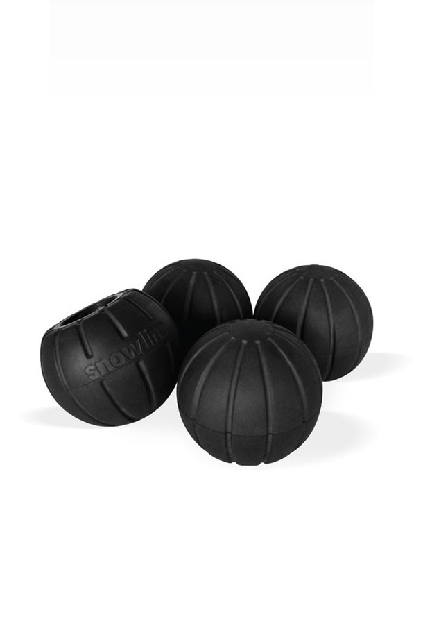 스노우라인 볼커버A는 라세 체어 플러스, 라세 체어 라이트, 헤다 체어 전용 의자 액세서리입니다. 합성고무 소재의 검정색 볼커버는 캠핑 및 아웃도어 활동 시 모래나 자갈 빠짐을 방지하고, 무게중심을 안정시켜 의자의 흔들림을 최소화합니다. 본체 4개입으로 구성되어 있으며, 거친 지면에서도 사용 가능하지만, 처음 사용 또는 해체 시에는 힘이 많이 필요할 수 있습니다.
