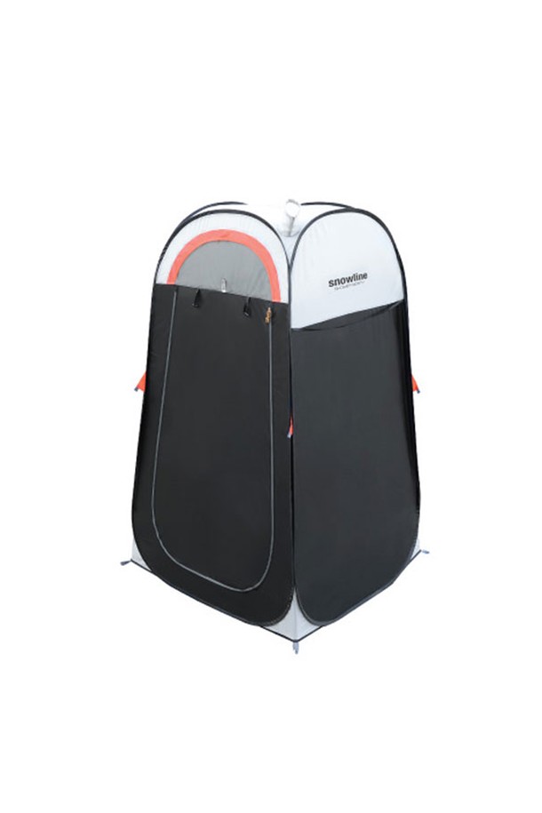 스노우라인 샤워부스는 캠핑 및 야외활동 시 편리하게 사용할 수 있는 대형 사이즈의 접이식 샤워부스입니다. 블랙과 화이트 두 가지 색상으로, 방수 기능과 통기성을 갖춘 폴리에스터 및 스틸 소재로 제작되었으며, 매쉬창, 환기구, 수건걸이, 샤워기 걸이, 매쉬 포켓, 탈부착 바닥 시트 등의 다양한 편의 기능을 제공합니다. 본체, 팩, 스트링, 수납 케이스로 구성되어 있으며, 유해물질 난연성 검사 및 어린이제품 공통안전기준을 통과하여 안전하게 사용할 수 있습니다.
