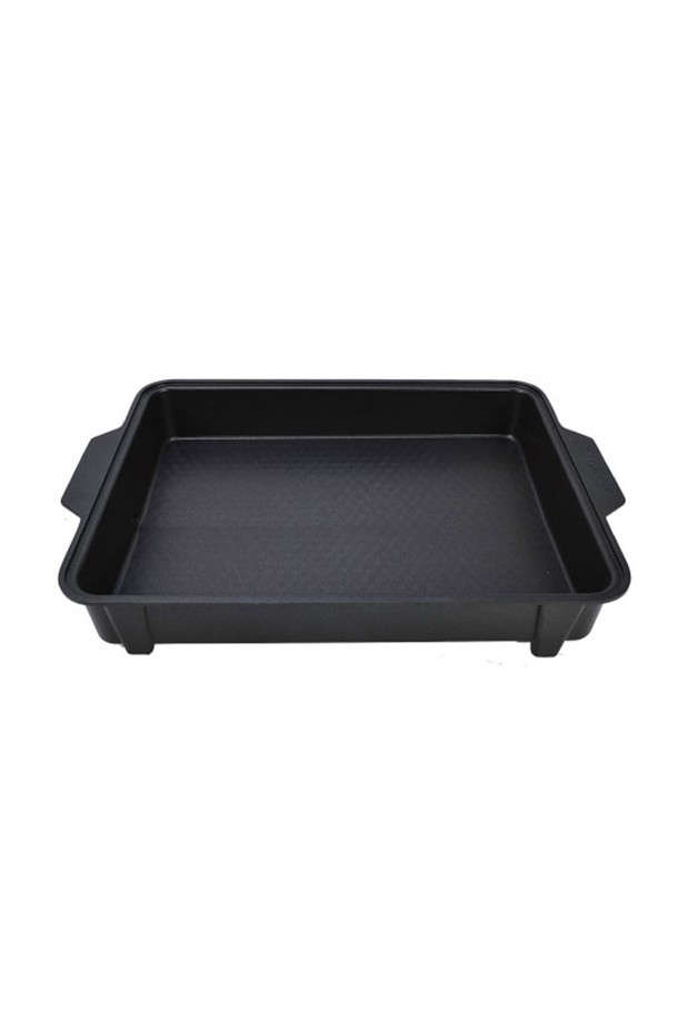 스노우라인 3웨이 전골냄비 M은 캠핑과 조리에 최적화된 조리도구입니다. 알루미늄과 테프론 소재로 제작되어 내구성이 뛰어나며, 논스틱 코팅으로 음식이 눌어붙는 것을 방지합니다. 3웨이 사용이 가능하여 전골, 그릴, 팬 요리 등 다채로운 조리가 가능하며, 분리형 기름배출구와 기름마개로 더욱 편리하게 사용할 수 있습니다.
