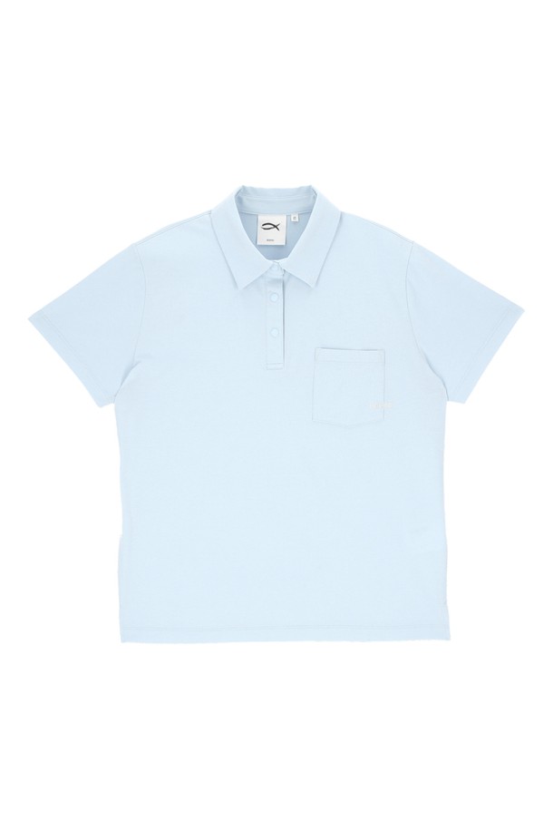 포켓 PK 티셔츠 스카이블루는 남녀 모두 착용 가능한 유니섹스 디자인으로, 캐주얼 및 스포티한 스타일을 연출합니다. 봄, 여름 시즌에 적합하며, 얇은 두께감과 부드러운 촉감으로 편안한 착용감을 제공합니다. 흡습 및 통기 기능이 있어 쾌적하게 활동할 수 있으며, 레귤러 핏과 폴로넥, 반소매 디자인이 특징입니다. 스카이블루, 블랙, 화이트 세 가지 컬러로 출시되어, 로고 패턴과 포켓 디테일이 돋보이는 PK 티셔츠입니다.
