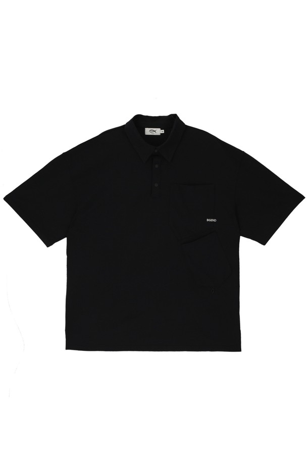 어디에나 잘 어울리는 멀티포켓 카라 티셔츠 블랙입니다. 가볍고 시원한 폴리에스테르 소재로 제작되어 여름철에도 쾌적하게 착용 가능합니다. 얇은 두께감과 부드러운 촉감으로 편안함을 더하며, 캐주얼한 스타일을 연출하기 좋습니다. 두 개의 포켓 디자인과 로고 포인트 디테일이 특징이며, 구김이 적어 관리가 용이합니다. 여행룩이나 휴가룩, 데일리룩으로 활용하기 좋은 레귤러핏의 카라넥 반소매 티셔츠입니다.
