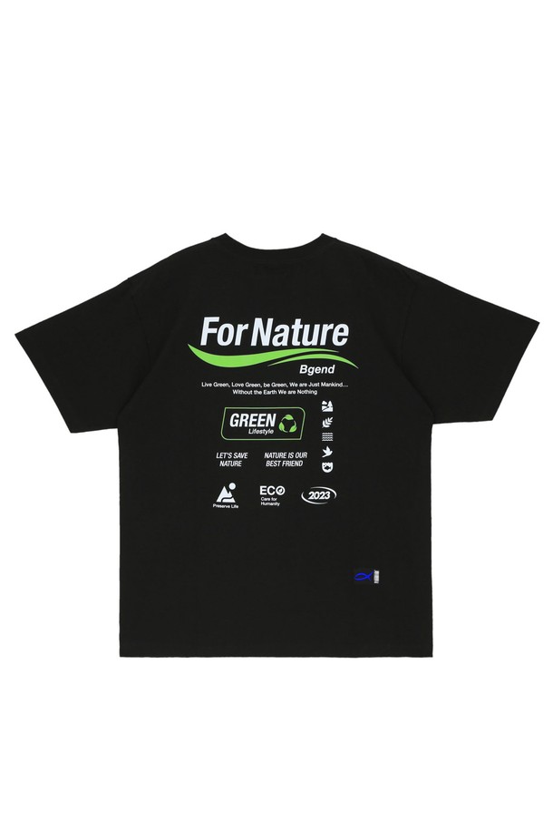 네이쳐 프린트 티셔츠 (2컬러)는 자연 테마 그래픽 프린트가 돋보이는 유니섹스 티셔츠입니다. 20수 고밀도 면 원단을 사용하여 부드러운 촉감과 편안한 착용감을 선사하며, 수축 및 변형을 최소화하는 이중 가공 처리를 거쳤습니다. 라운드넥과 레귤러핏 디자인으로 제작되었으며, 일상, 동네 마실룩, 봄 소풍룩 등 다양한 상황에서 캐주얼, 미니멀, 클래식 스타일을 연출할 수 있습니다. 화이트, 블랙 2가지 컬러로 출시되어 취향에 맞게 선택 가능하며, 환경 메시지 텍스트를 담아 의미를 더했습니다. 반소매 기장의 레귤러핏 티셔츠로 봄, 여름 시즌에 활용하기 좋습니다.
