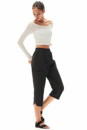 Crop Slit Pants | 2colors_BLACK-a