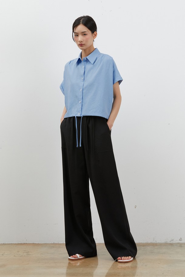 RYUL+WAI: - 블라우스 - LINEN SHIRRING CROP BLOUSE BLUE