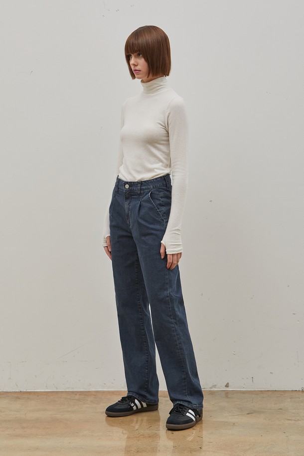 RYUL+WAI: - 데님 - DENIM TUCK BASIC STRAIGHT PANTS INDIGO