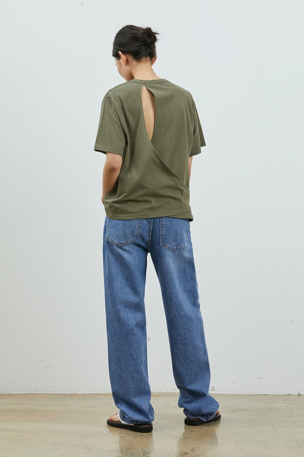 RYUL+WAI: - 반소매 티셔츠 - BACK OPEN WRAP LOOSE TOP KHAKI