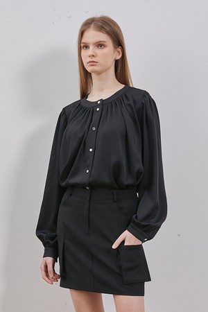 SHIRRING ROUND BLOUSE BLACK