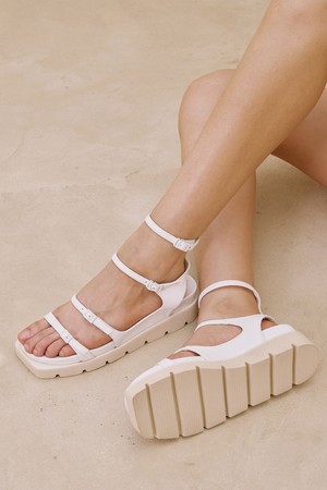 [소가죽]네티 스트랩 플랫폼 샌들_S2503(WHITE)