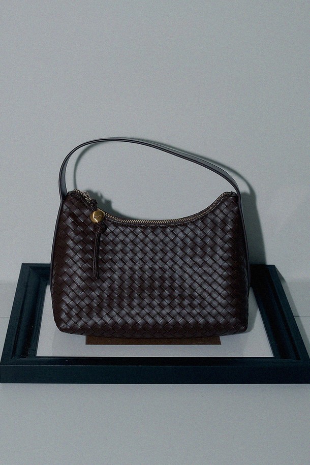 DENU - 토트백 - Jane Weaving Tote Bag [BROWN GOLD]