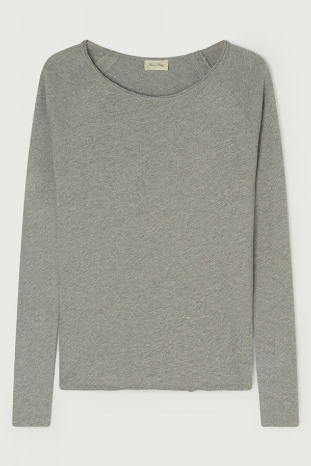 SONOMA (소노마) 롱 슬리브 헤더 그레이 그리쉬는 남성용 티셔츠입니다. 베이직 스타일의 무지 디자인으로, 봄, 가을에 착용하기 좋습니다. 라운드넥 긴소매 면 티셔츠로, 출근룩이나 겨울 데일리룩 등 다양한 TPO에 활용할 수 있습니다. 캐주얼, 미니멀, 클래식 스타일을 즐겨 입는 분들께 추천하며, 기본 티셔츠로 이너웨어로도 활용도가 높습니다.
