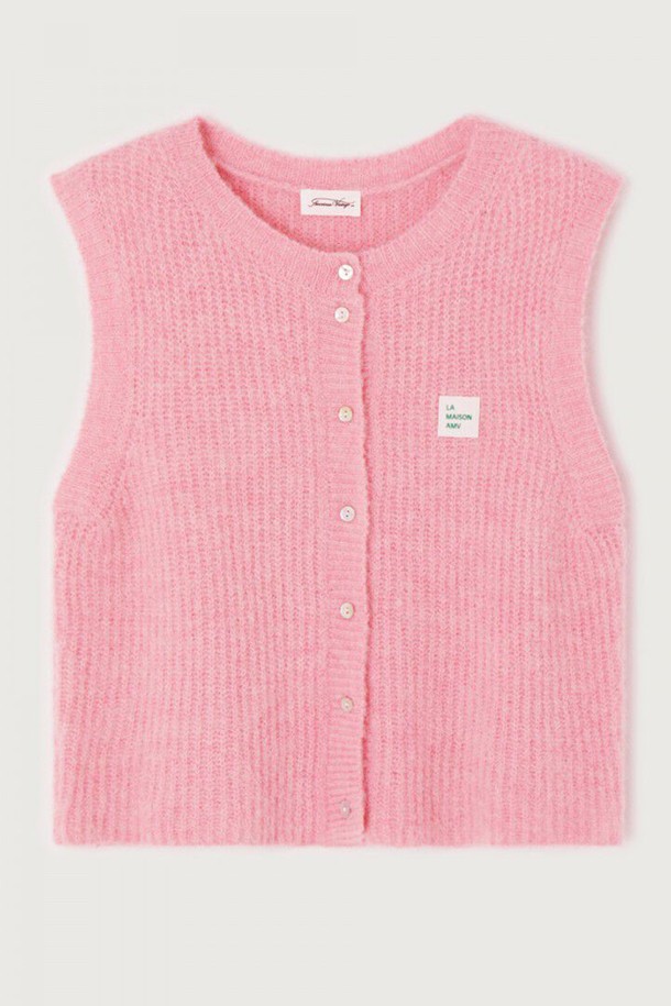 EAST CARDIGAN_오키드 멜란지 (EAST CARDIGAN_ORCHID MELANGE)는 여성용 상의 베스트입니다. 이탈리안 원단을 사용하여 부드러운 촉감을 자랑하며, 라운드넥 디자인에 레귤러 핏으로 제작되었습니다. 오키드 멜란지 (Orchid Melange) 컬러의 무지 패턴으로, 베이직하고 클래식한 스타일을 연출합니다. 민소매 기장으로 사계절 내내 단독 또는 레이어드하여 다양한 스타일링이 가능하며, 데이트룩, 카페룩에 적합합니다. 아크릴, 알파카, 나일론, 울, 엘라스틴 혼방 소재로 제작되어 실용적인 디자인을 갖추었습니다.
