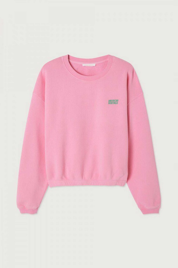 'SWEATSHIRT IZUBIRD_ROSE VINTAGE(스웨트셔츠 이주버드_로즈 빈티지)'는 여성용 스웨트셔츠입니다. 핑크와 로즈 컬러가 조화롭게 어우러져 빈티지 무드를 자아냅니다. 봄, 가을에 어울리는 두꺼운 면 소재로 제작되어 부드러운 촉감을 선사하며, 라운드넥과 루즈핏 디자인으로 편안한 착용감을 제공합니다. 캐주얼, 미니멀 스타일 연출에 적합하며, 무지 패턴과 긴 소매 기장으로 베이직한 매력을 더했습니다.
