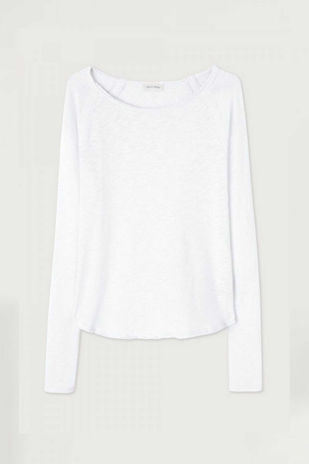 SONOMA_BLANC (소노마 블랑)은 여성용 상의로, 봄, 가을에 어울리는 레귤러 핏의 긴소매 라운드넥 블라우스입니다. 부드러운 면 소재로 제작되어 얇고 편안한 착용감을 선사하며, 데일리룩과 출근룩에 모두 잘 어울립니다. 심플한 디자인과 무지 패턴은 미니멀하고 베이직한 스타일을 연출하며, 다양한 하의와 코디네이션하기 용이합니다. 화이트 컬러로 깔끔하고 세련된 이미지를 더해줍니다.
