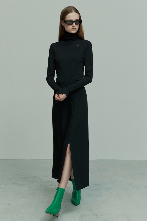 RE RHEE - 미디스커트 - FRONT SLIT MIDI SKIRT BLACK