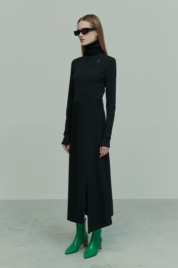 RE RHEE - 미디스커트 - FRONT SLIT MIDI SKIRT BLACK