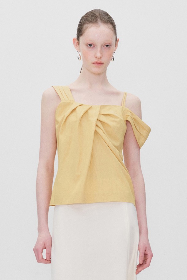 RE RHEE - 블라우스 - [미사용]ASYMMETRIC SHOULDER BLOUSE BISQUE YELLOW