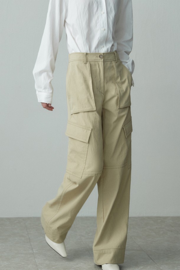 RE RHEE - 롱/미디팬츠 - WIDE POCKET CARGO PANTS SAND