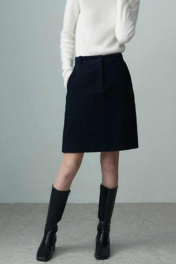 RE RHEE - 미디스커트 - CORDUROY A LINE SKIRT