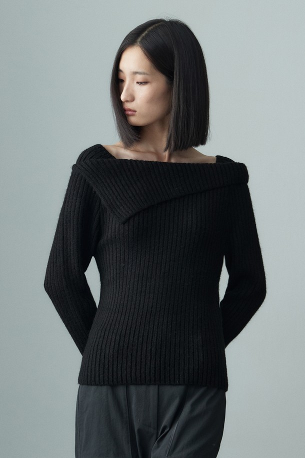 RE RHEE - 스웨터 - OFF SHOULDER RIBBED KNIT TOP BLACK