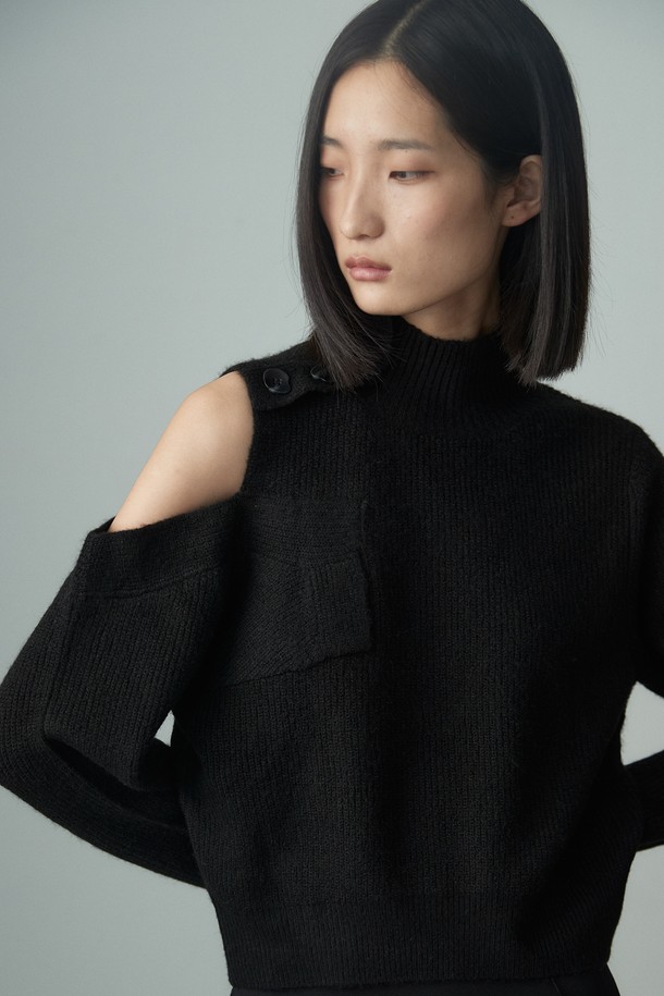 RE RHEE - 터틀넥 - HIGHNECK CUTOUT SHOULDER SWEATER BLACK