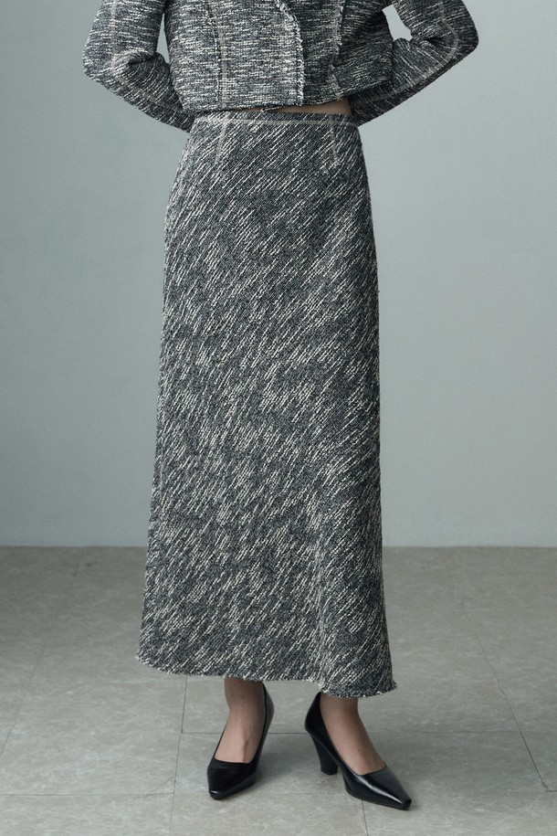 RE RHEE - 미디스커트 - SLIM TWEED MAXI SKIRT