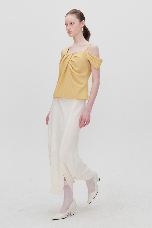 RE RHEE - 블라우스 - [미사용]ASYMMETRIC SHOULDER BLOUSE BISQUE YELLOW