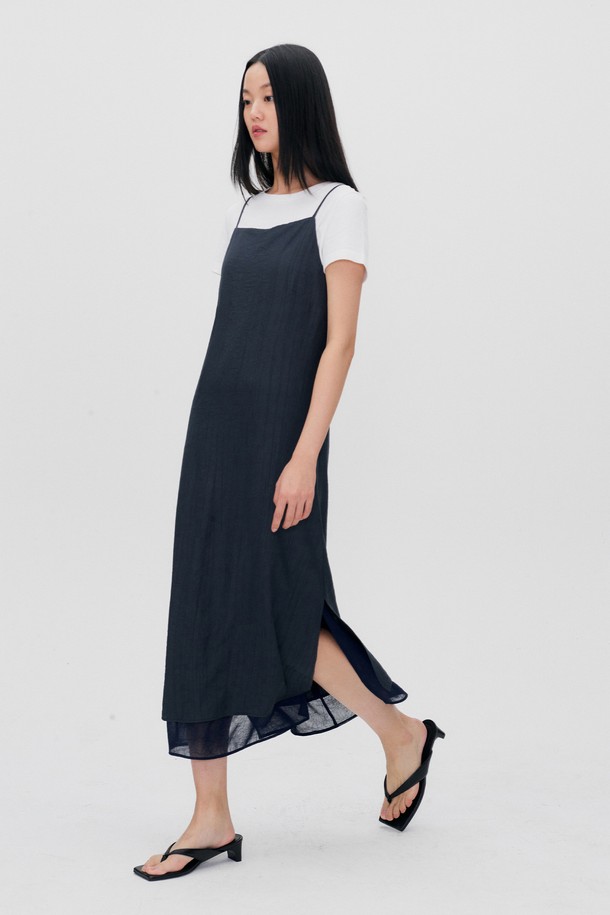 RE RHEE - 민소매 원피스 - SQUARE NECK LAYERED MIDI DRESS MIDNIGHT NAVY